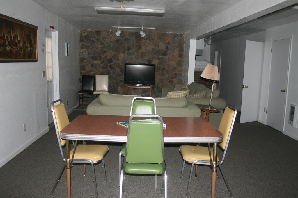 Jnr Hotel Cedarville Ruang foto